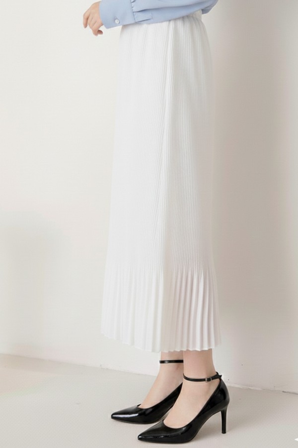 Piliseli Tesettür Etek Beyaz 205 Piliseli Tesettür Etek Beyaz 205