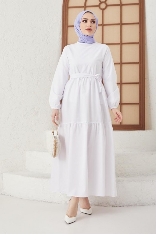 411 Sıfır Yaka Beli Kuşaklı Tesettür Elbise Beyaz