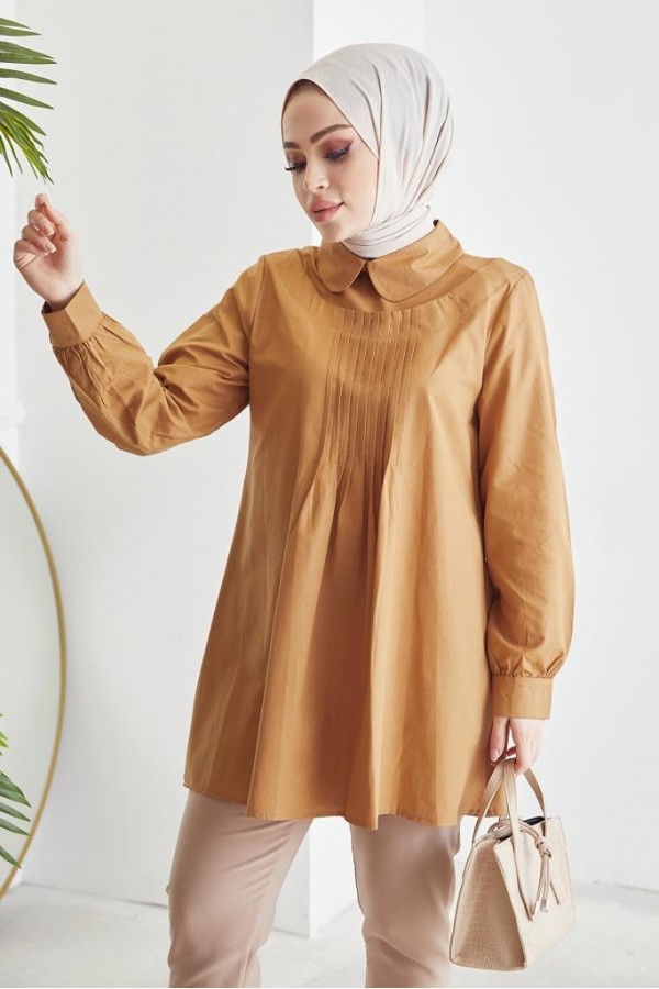  Önü Piliseli Arkadan Boydan Düğmeli Tesettür Gömlek Camel 61422