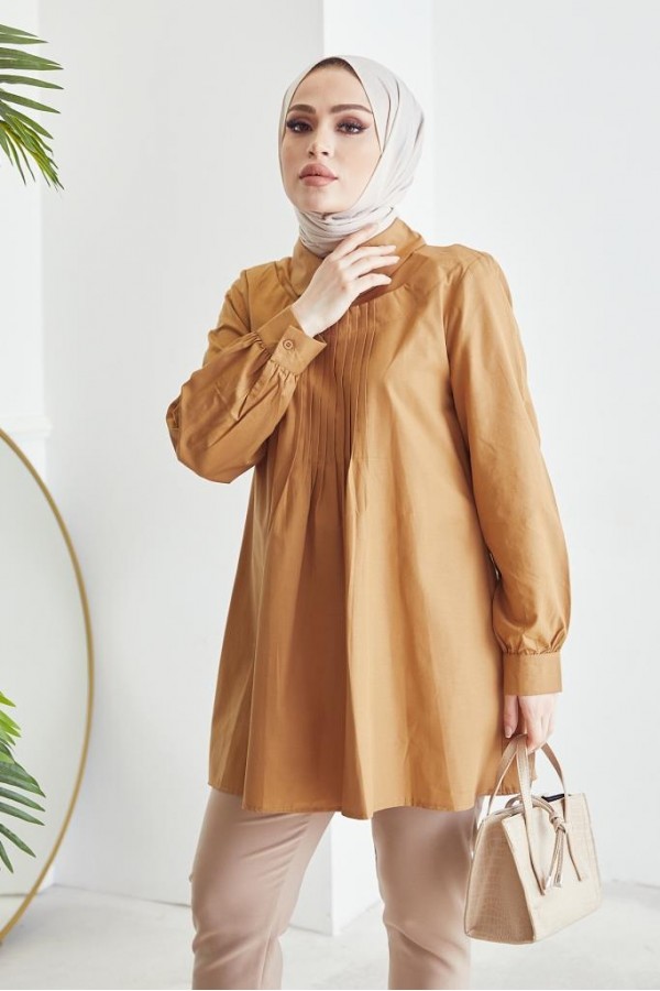  Önü Piliseli Arkadan Boydan Düğmeli Tesettür Gömlek Camel 61422
