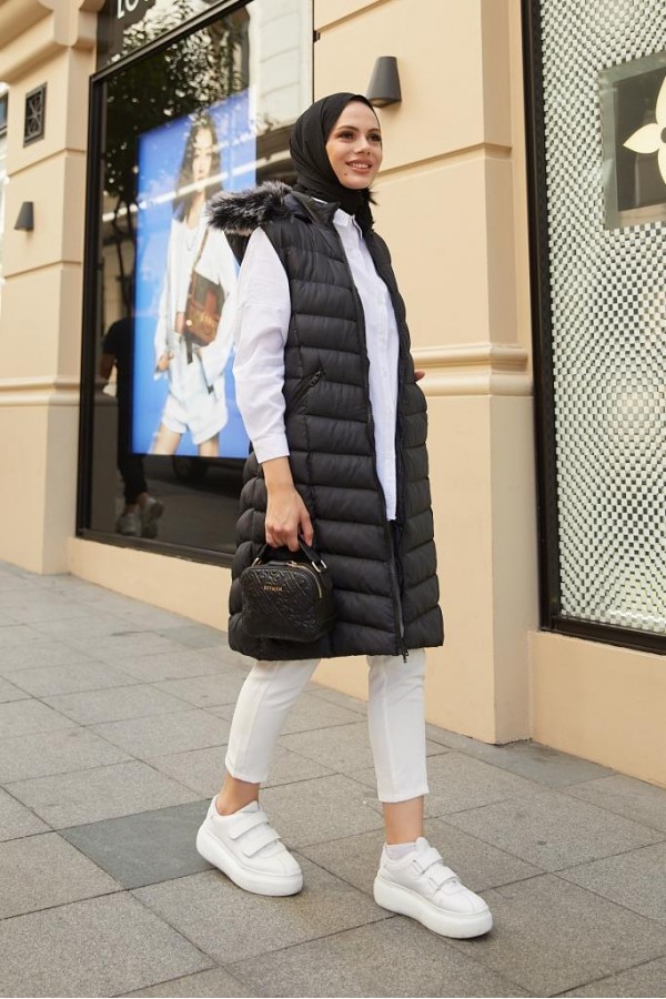 Kapüşonlu Tesettür Şişme Yelek Siyah 1702 Kapüşonlu Tesettür Şişme Yelek Siyah 1702