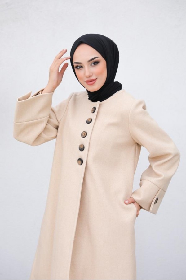 Kolu Yırtmaçlı Düğmeli Kaban Bej 81004 Kolu Yırtmaçlı Düğmeli Kaban Bej 81004