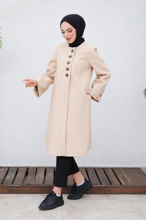 Kolu Yırtmaçlı Düğmeli Kaban Bej 81004 Kolu Yırtmaçlı Düğmeli Kaban Bej 81004