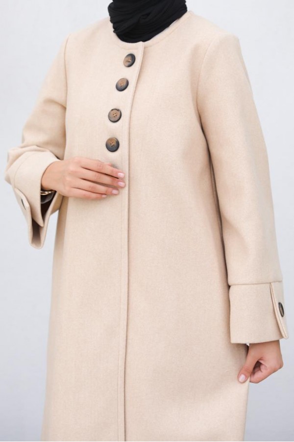 Kolu Yırtmaçlı Düğmeli Kaban Bej 81004 Kolu Yırtmaçlı Düğmeli Kaban Bej 81004