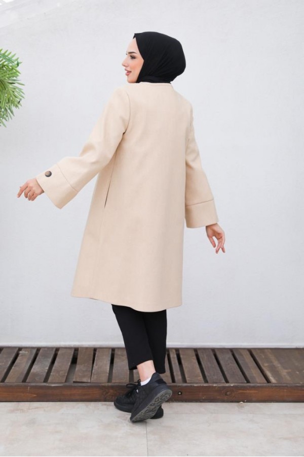 Kolu Yırtmaçlı Düğmeli Kaban Bej 81004 Kolu Yırtmaçlı Düğmeli Kaban Bej 81004