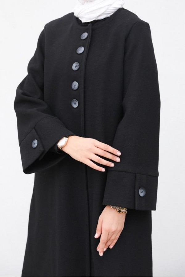 Kolu Yırtmaçlı Düğmeli Kaban Siyah 81004 Kolu Yırtmaçlı Düğmeli Kaban Siyah 81004