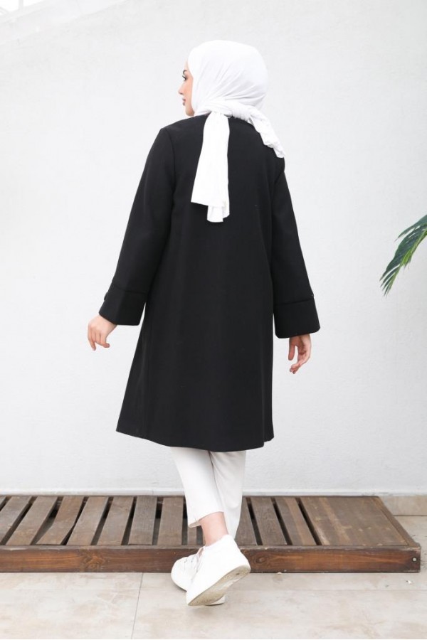 Kolu Yırtmaçlı Düğmeli Kaban Siyah 81004 Kolu Yırtmaçlı Düğmeli Kaban Siyah 81004