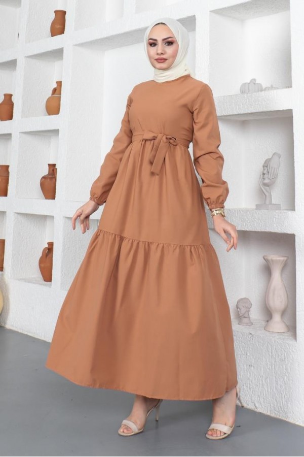 Sıfır Yaka Beli Kuşaklı Tesettür Elbise Camel 411 Sıfır Yaka Beli Kuşaklı Tesettür Elbise Camel 411