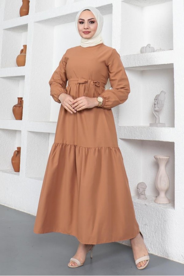 Sıfır Yaka Beli Kuşaklı Tesettür Elbise Camel 411 Sıfır Yaka Beli Kuşaklı Tesettür Elbise Camel 411