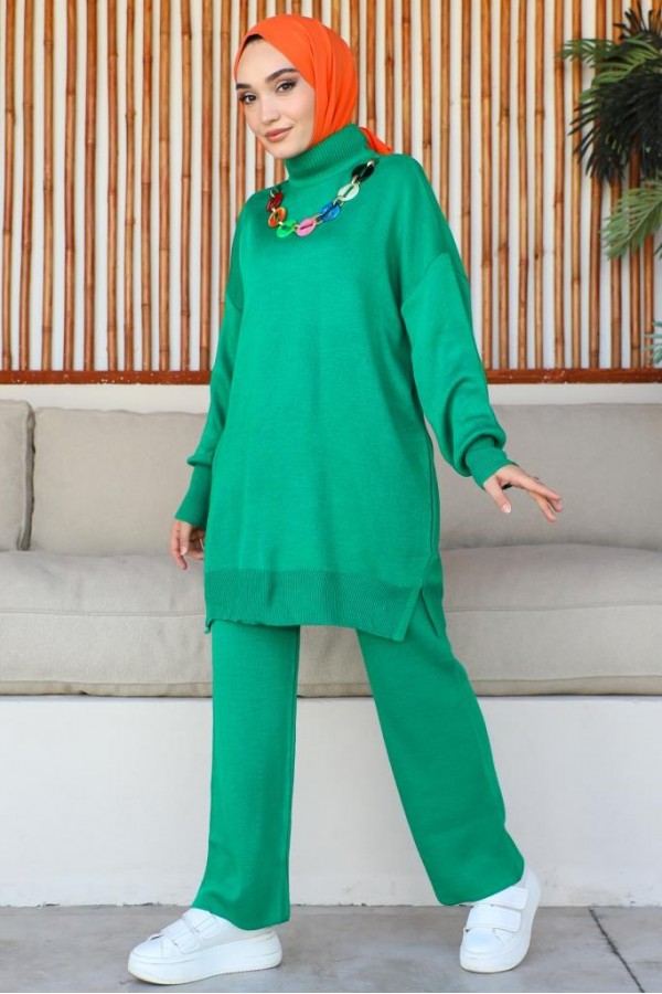 Renkli Kolye Detaylı Triko Takım Yeşil 11016-86 Renkli Kolye Detaylı Triko Takım Yeşil 11016-86