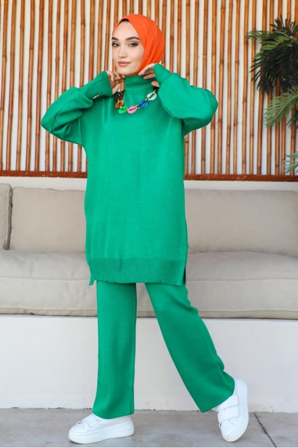 Renkli Kolye Detaylı Triko Takım Yeşil 11016-86 Renkli Kolye Detaylı Triko Takım Yeşil 11016-86