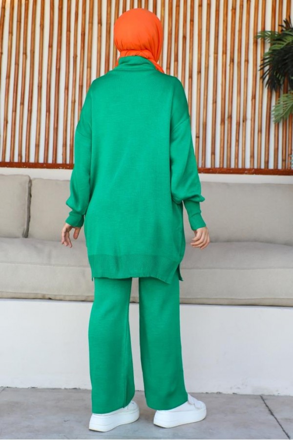 Renkli Kolye Detaylı Triko Takım Yeşil 11016-86 Renkli Kolye Detaylı Triko Takım Yeşil 11016-86