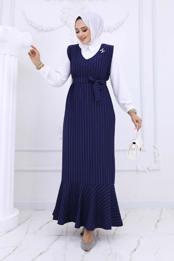 Çizgi Detaylı Broşlu Elbise Lacivert 4002 Çizgi Detaylı Broşlu Elbise Lacivert 4002