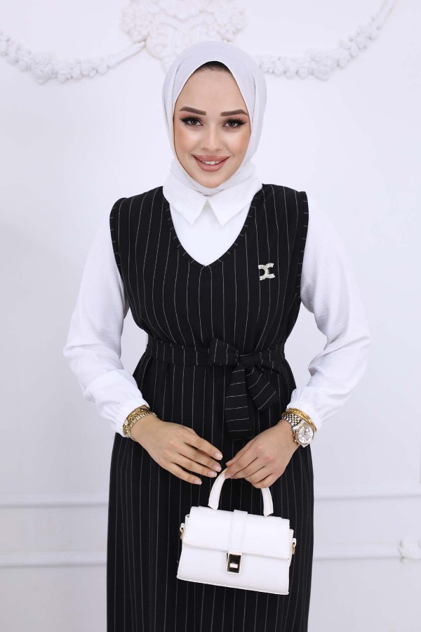 Çizgi Detaylı Broşlu Elbise Siyah 4002 Çizgi Detaylı Broşlu Elbise Siyah 4002