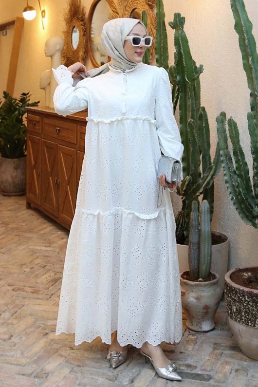 Yakası Bağcıklı Brode Elbise Beyaz 1344 Yakası Bağcıklı Brode Elbise Beyaz 1344