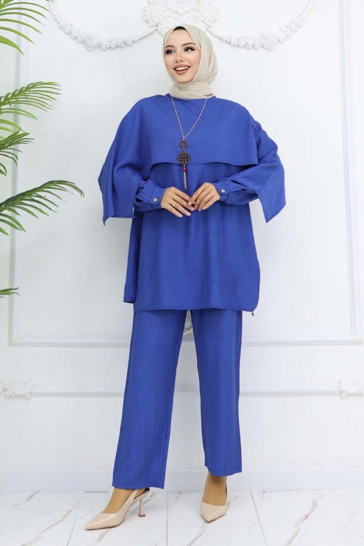 Yaka Detaylı Kolyeli Tesettür Takım Saks Mavisi 4808 Yaka Detaylı Kolyeli Tesettür Takım Saks Mavisi 4808