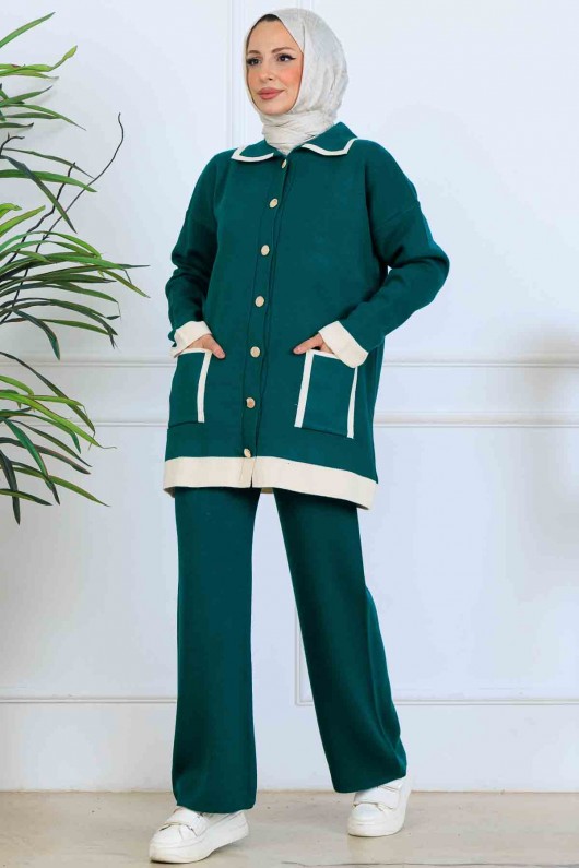 Düğmeli Çizgi Detaylı Triko Takım S1043 Zümrüt Yeşili Düğmeli Çizgi Detaylı Triko Takım S1043 Zümrüt Yeşili